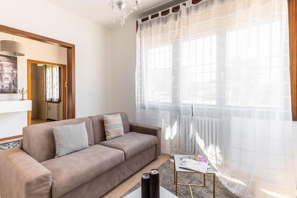 “Casa Moderna Con Parcheggio Privato” Apartment Imola Exterior foto
