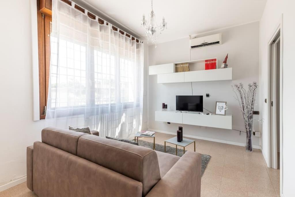 “Casa Moderna Con Parcheggio Privato” Apartment Imola Exterior foto